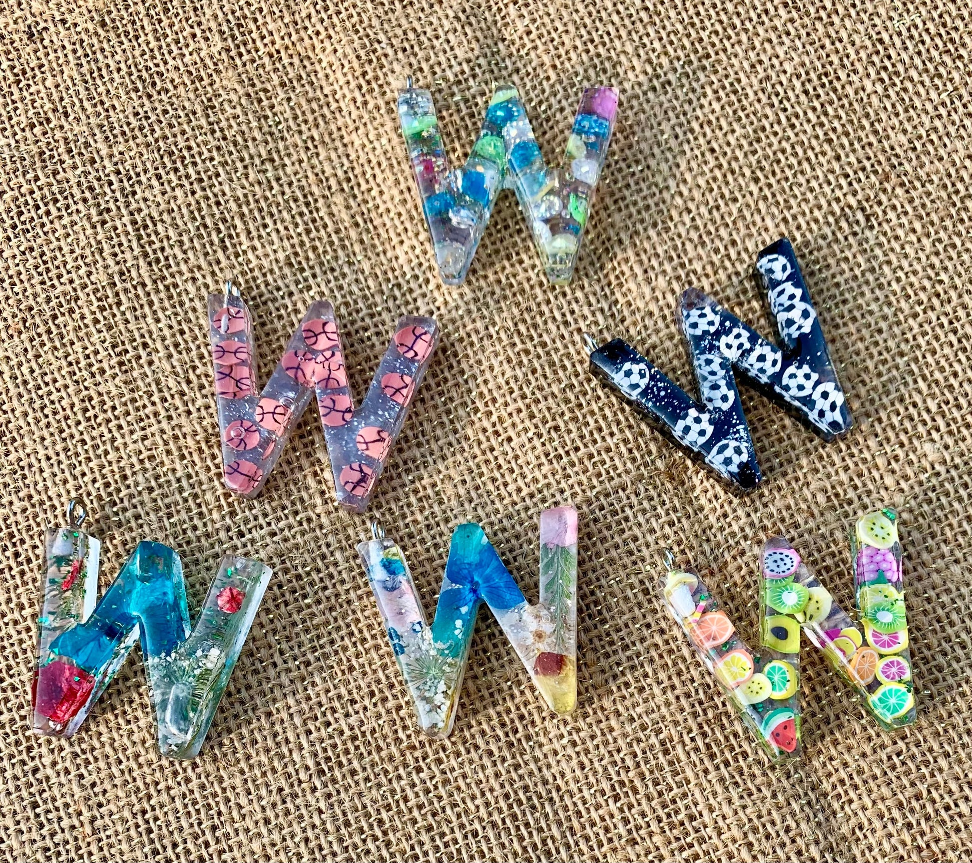 017 - Resin Letter "W" Charms for Keychains