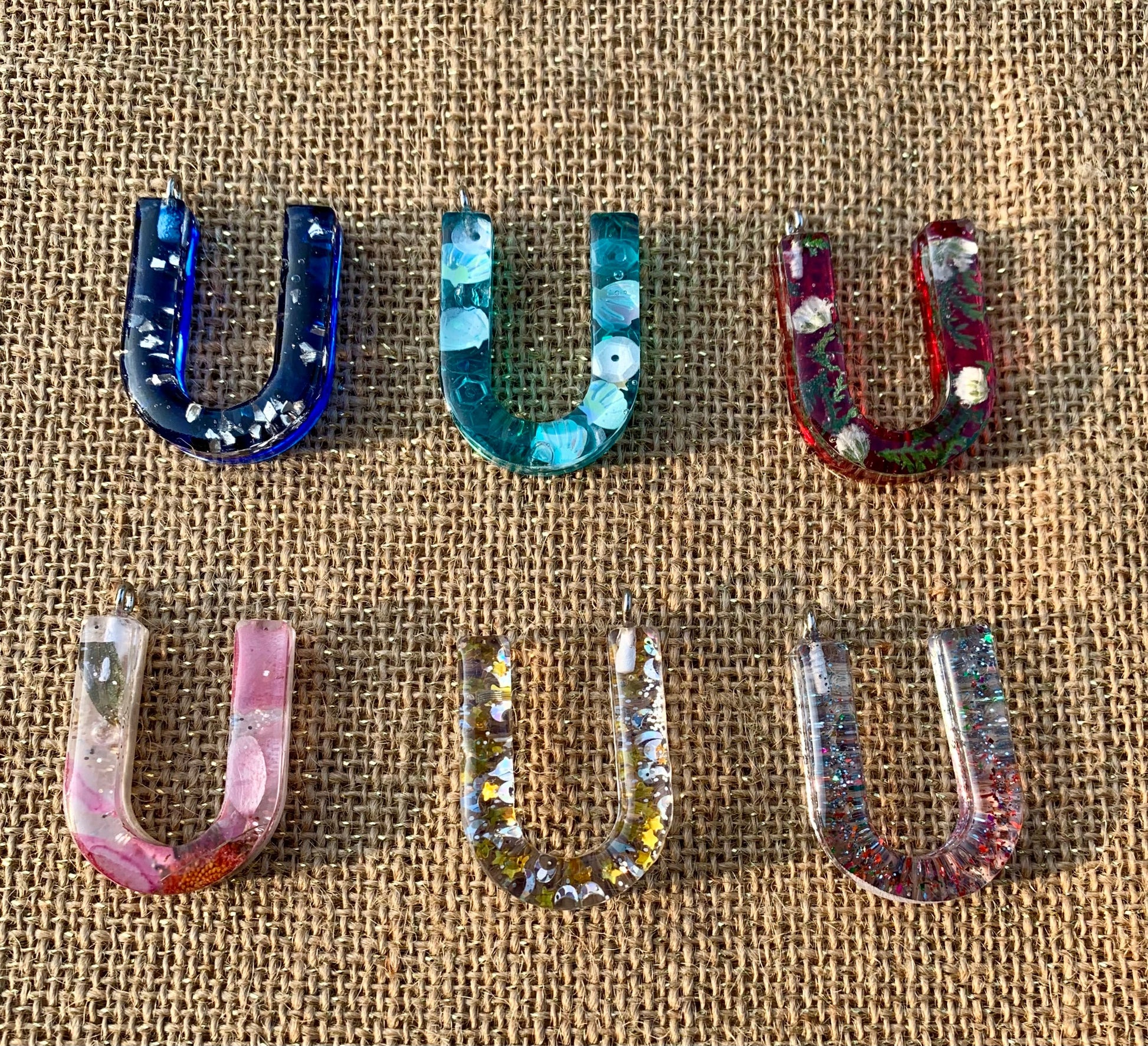 017 - Resin Letter "U" Charms for Keychains