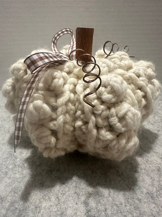 Chunky Crochet Pumpkin | Medium Cream