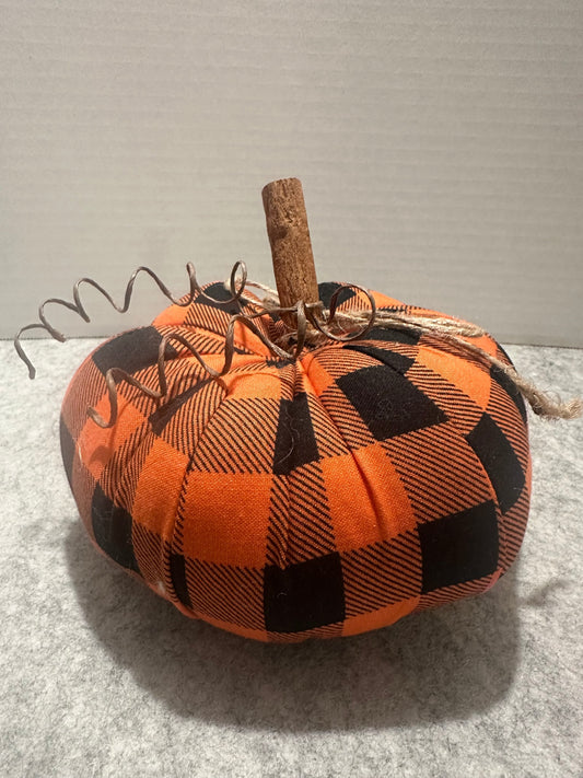 Quilted Pumpkin | Medium Black & Orange Plaid