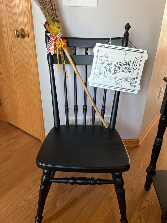 Salem Broom Co Witching Hour Chair Set