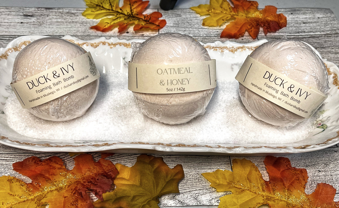 029 - Bath Bomb - Oatmeal and Honey