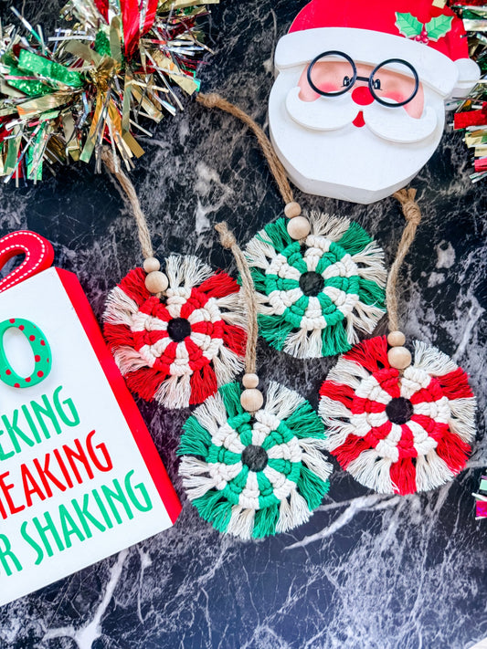 Macrame Peppermint Ornament (Green)