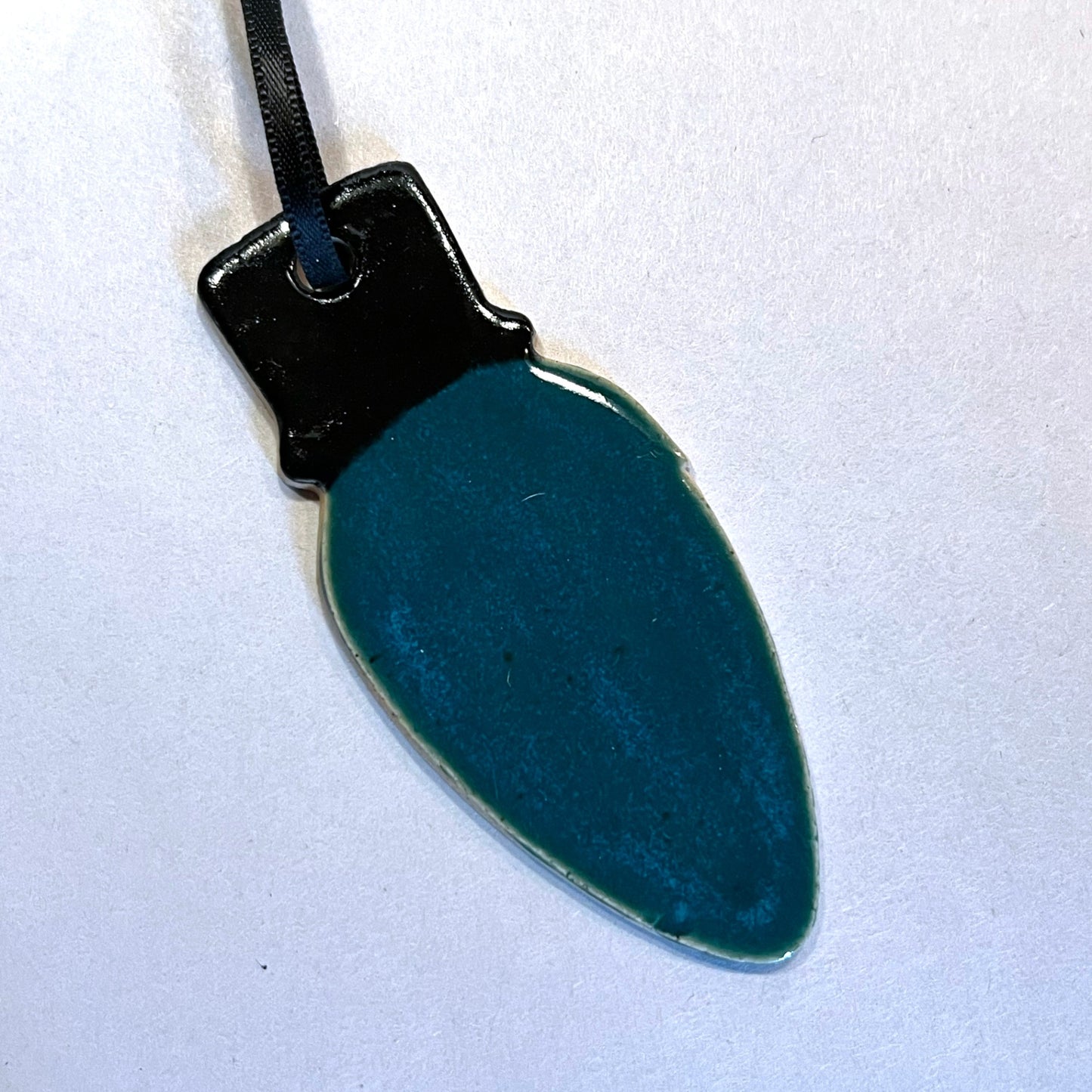 Light bulb ornament - Jade