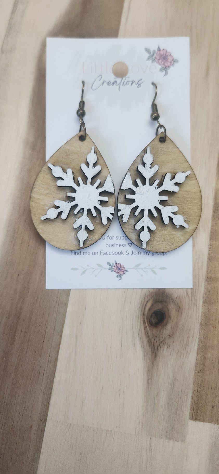 Snowflake dangles