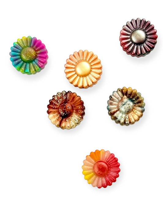 017 - Little Cheerful Flower Resin Magnet