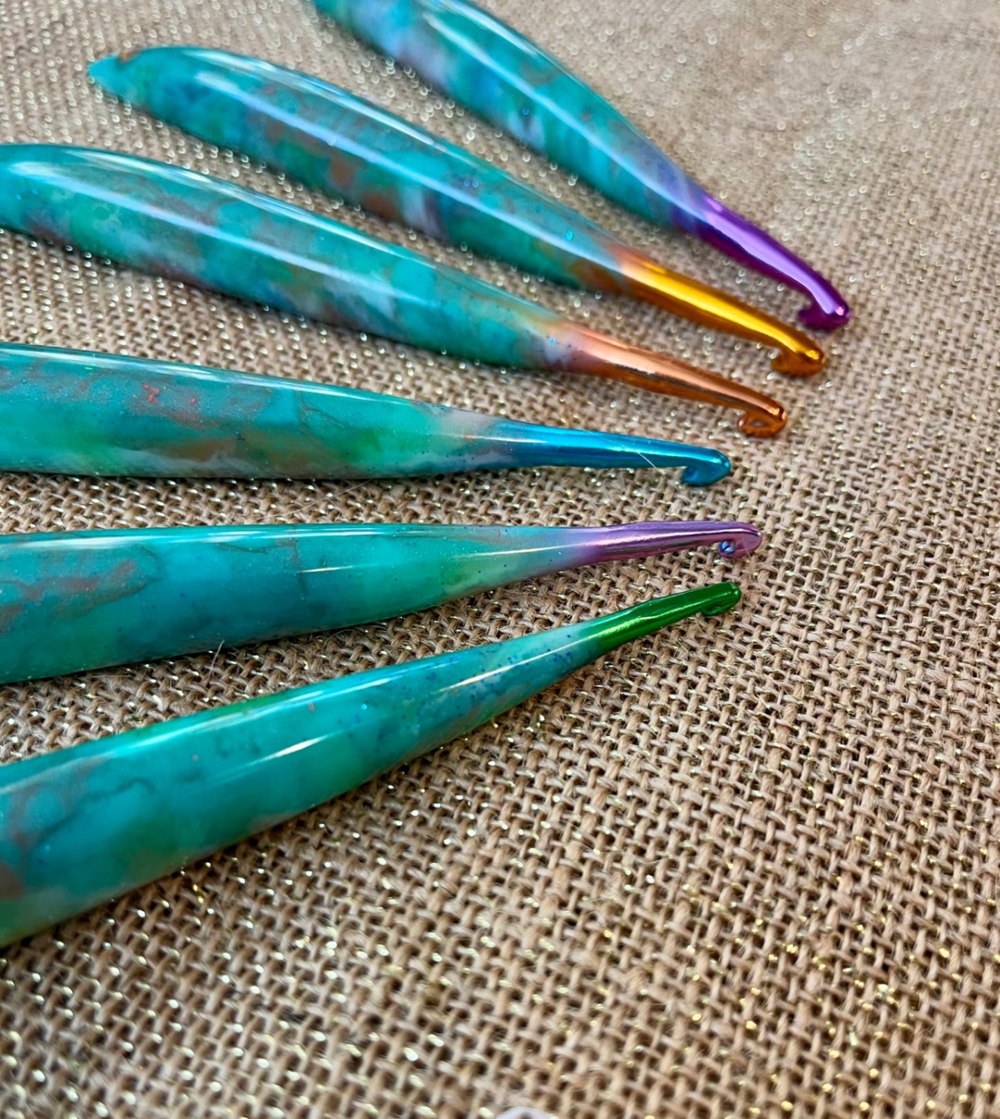 017 - Free Spirit Teal & Orange Swirl Sparkle Resin Crochet Hook Set