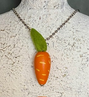042 - Kids Carrot Necklace
