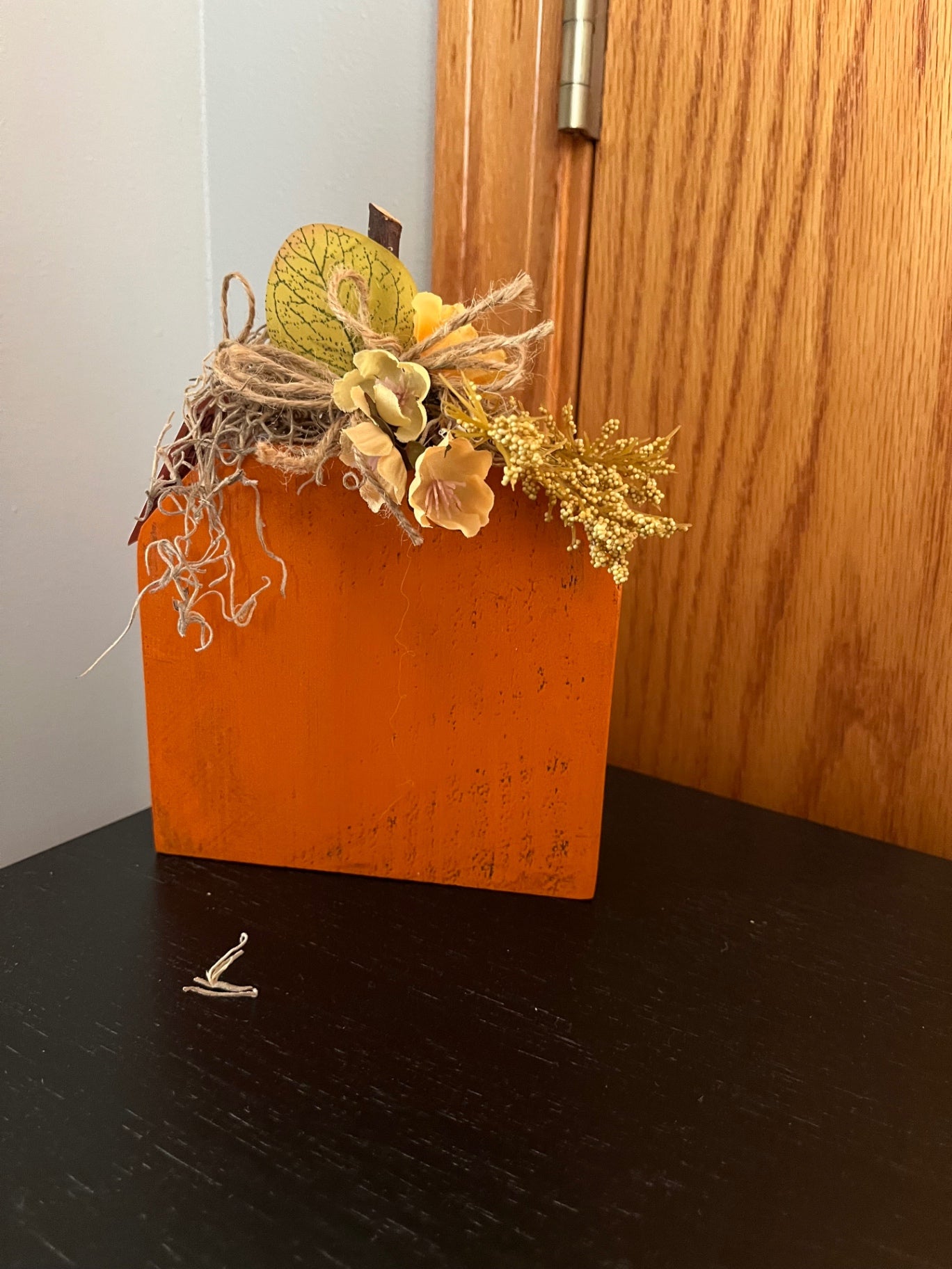 027 - Wooden Pumpkin Shelf Sitter Decor