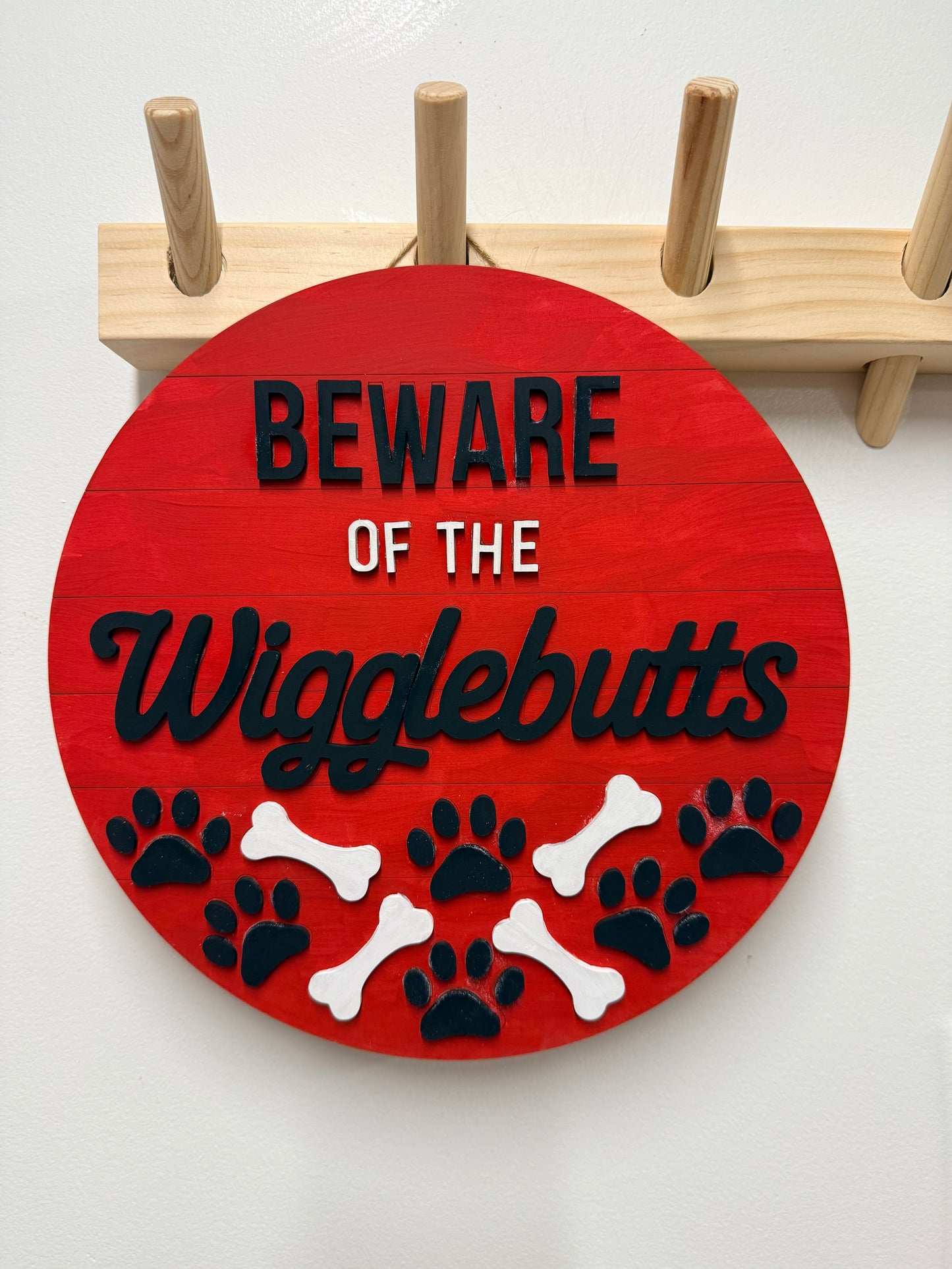 Beware of the Wigglebutts Dog Round Door Sign | Creative Table Project