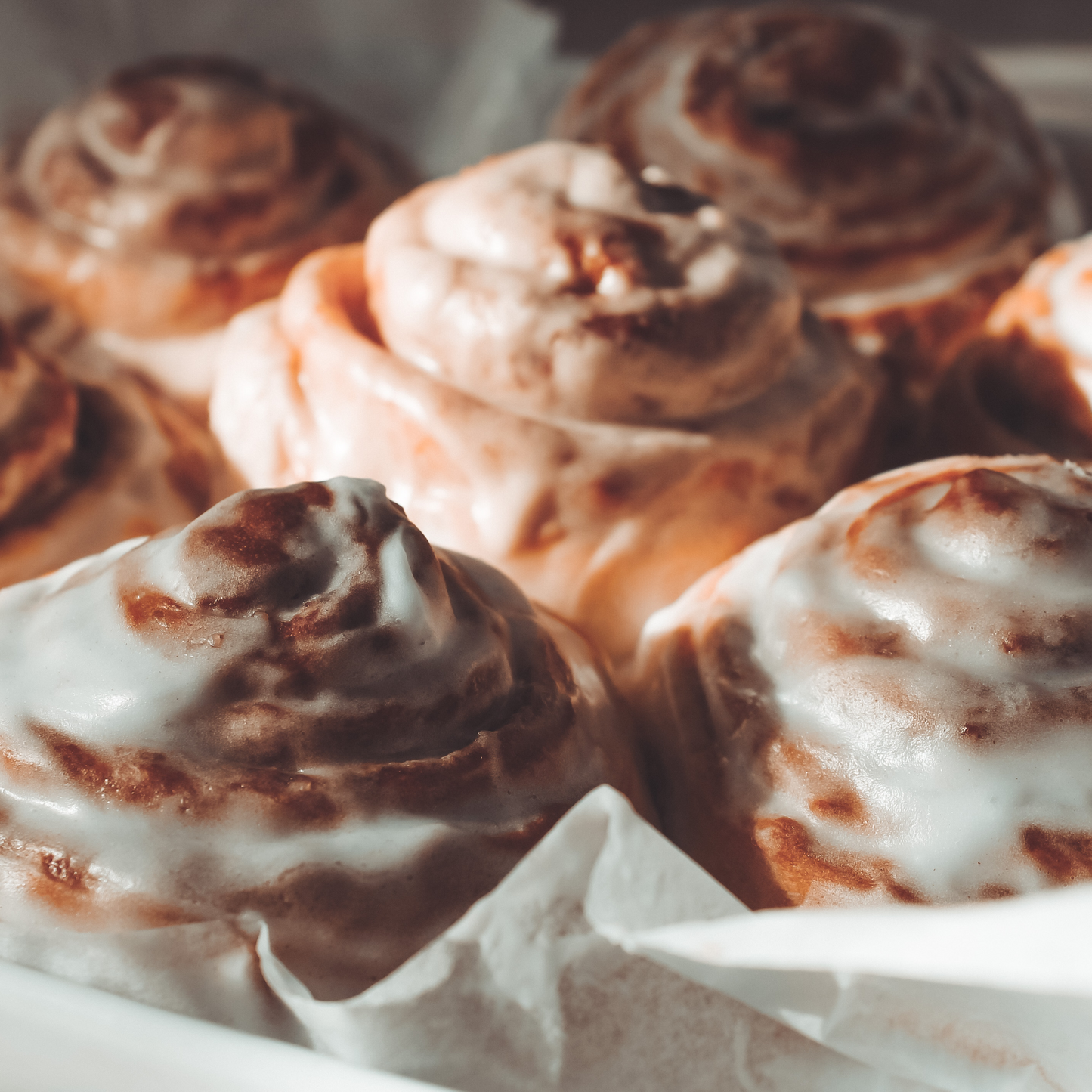 Cinnamon Bun | Decadent Delights Collection | Soy Wax Melts | Snap Bars | Comforting Home Fragrances | Maxilyn House