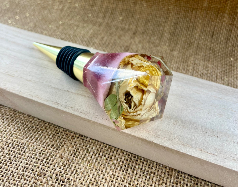 017 - Petal Kiss Resin Bottle Stopper