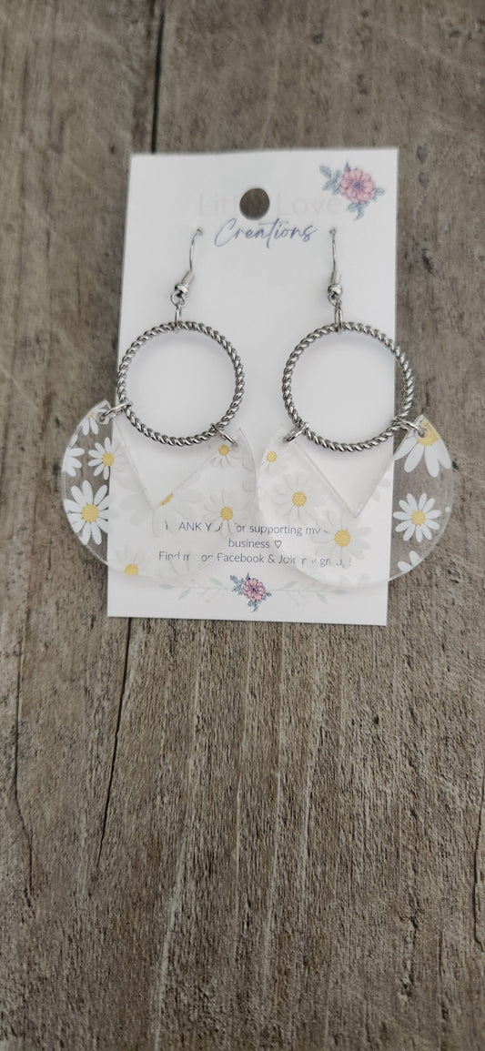 Acrylic Daisy Pattern Dangle Earrings 