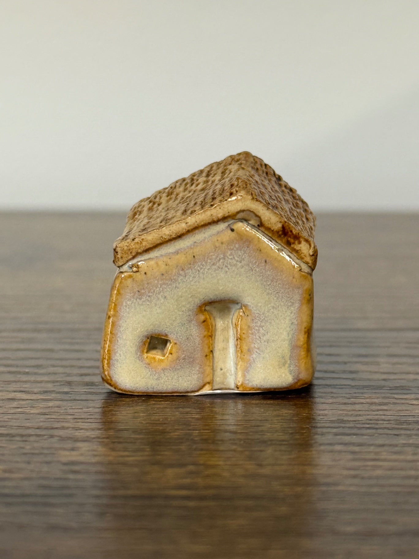 024 - Miniature Ceramic Houses