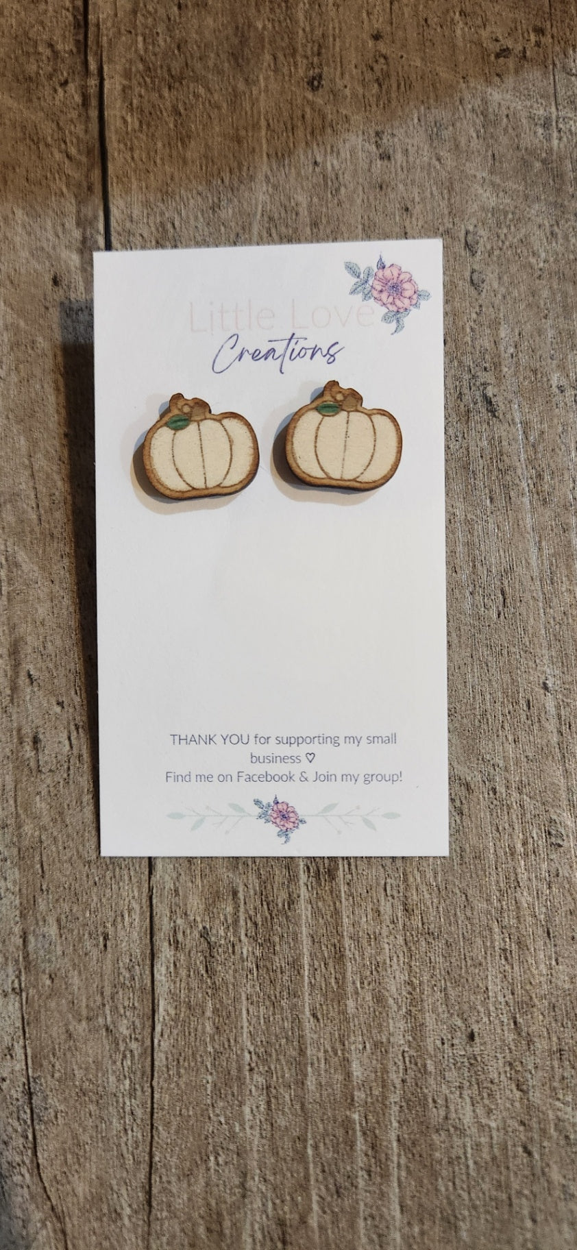Wood White Pumpkin Stud Earring 