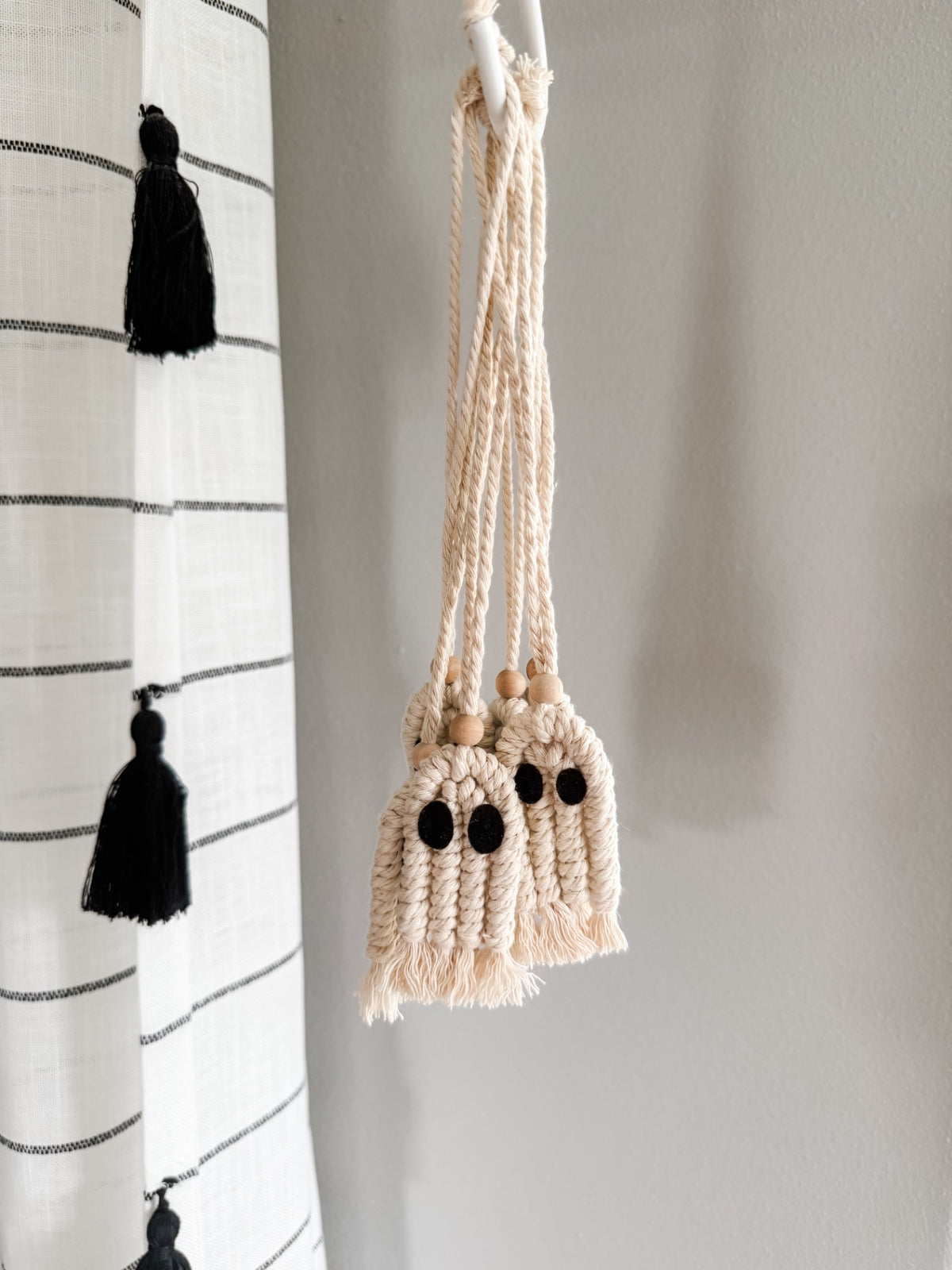 021 - Ghost Macrame Hanger/Accessory 