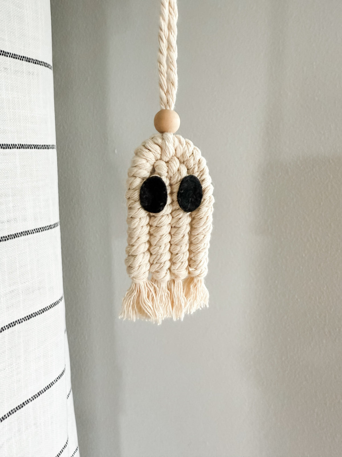 021 - Ghost Macrame Hanger/Accessory 
