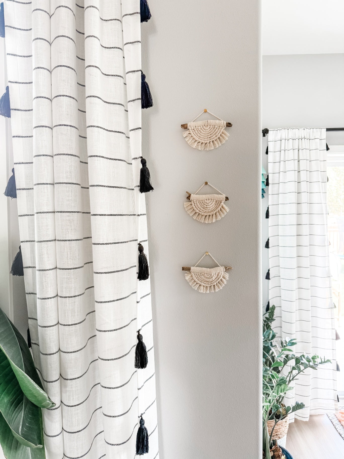 "Luna" Macrame Decor/Hanger