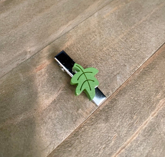 Kids hair clip - green leaf