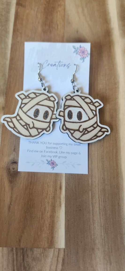 Wood mummy ghost dangle 