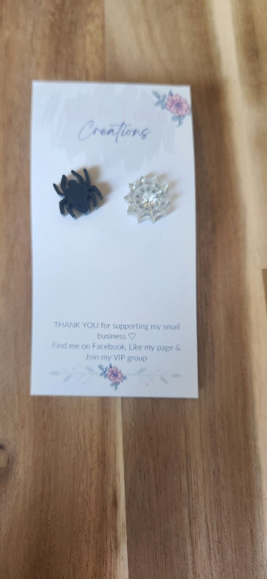 Acrylic spider and web studs 