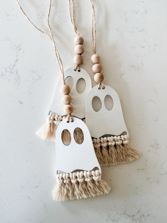 021 - Macrame & Wooden Ghost Hanger (Wooden Beads)