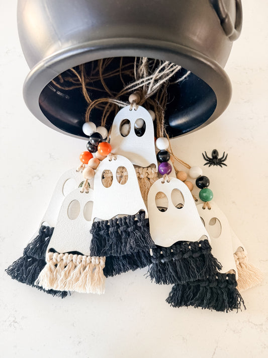Macrame & Wooden Ghost Hanger (Purple Bead)