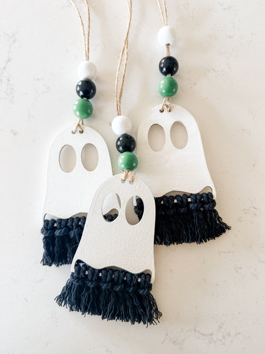 Macrame & Wooden Ghost Hanger (Green Bead)