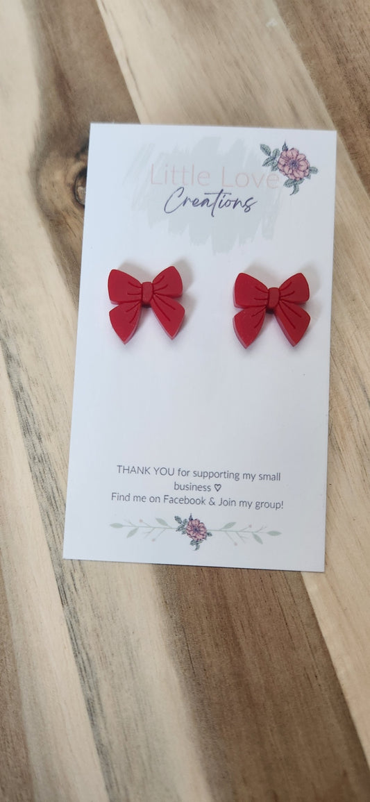 Red bow stud