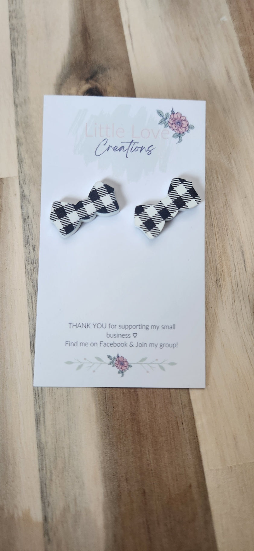 Black and white Bow stud