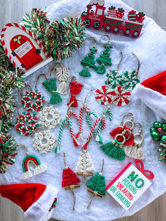 Macrame Christmas Tree Ornament (Green)