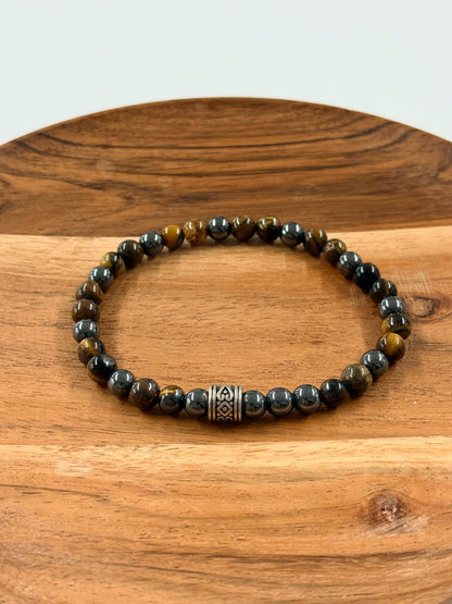 Earthy Elegant Beaded Bracelet with Metallic Accents