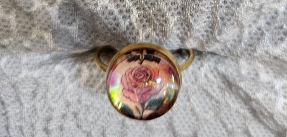 025 -Classic Floral Cabochon Ring