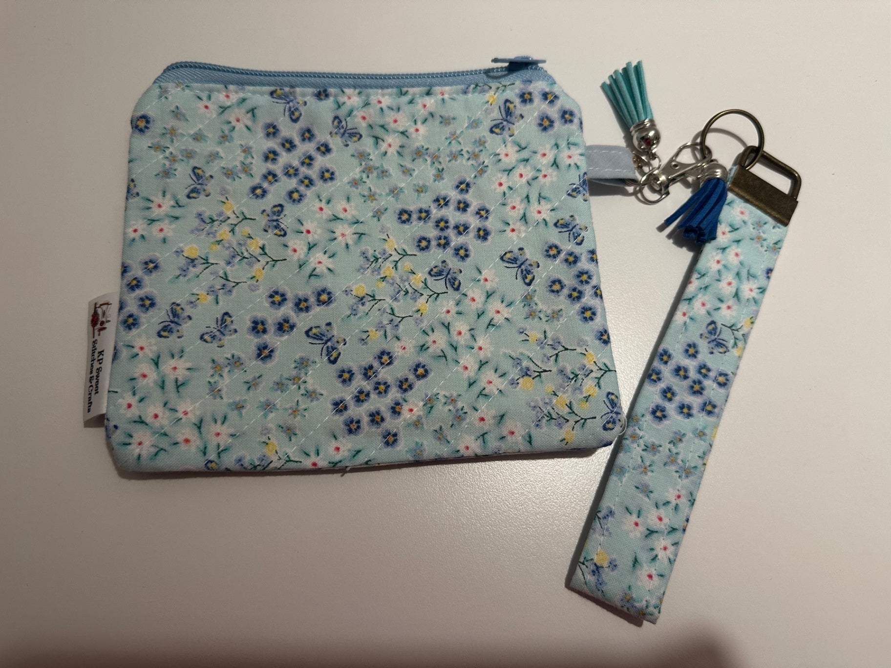 08 - Keychain Wristlet | Blue Floral with Blue Zipper