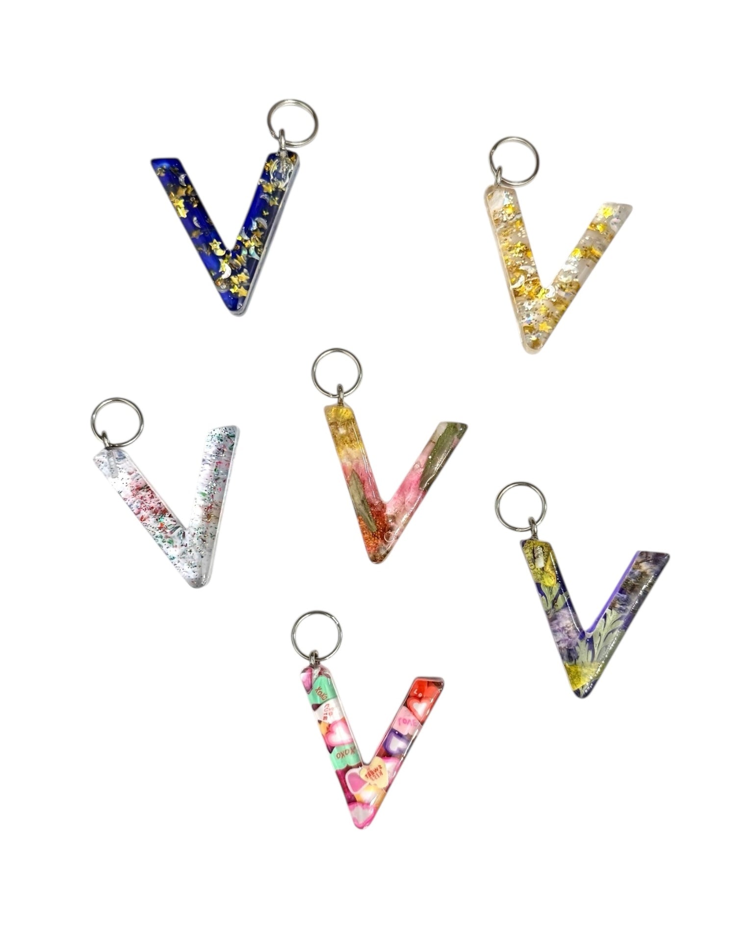 017 - Resin Letter "V" Charms for Keychains