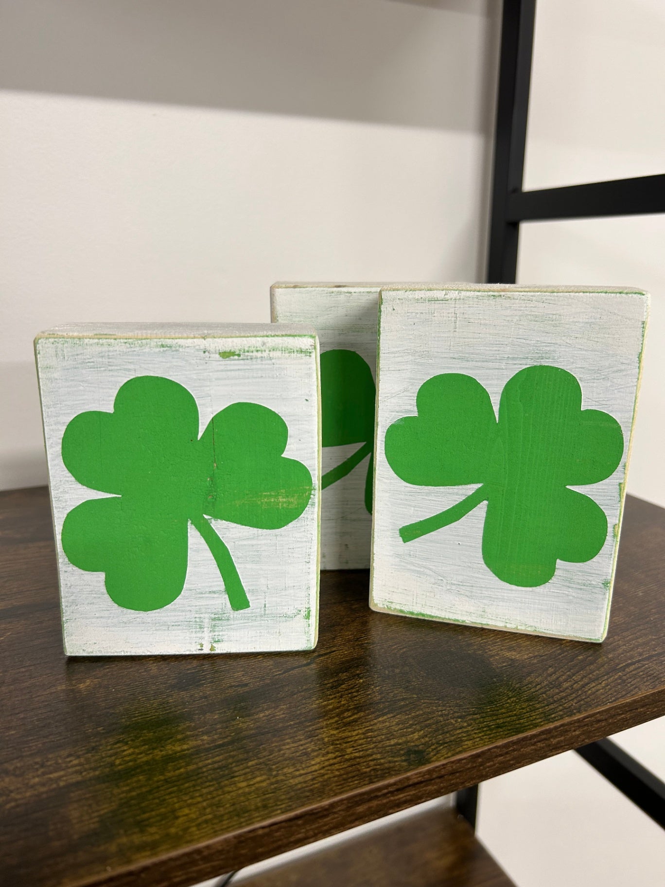 05 - St Patricks' Day Shamrock Wood Block Decor