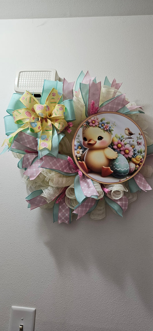 054 - Cute Baby Chick Mesh Wreath