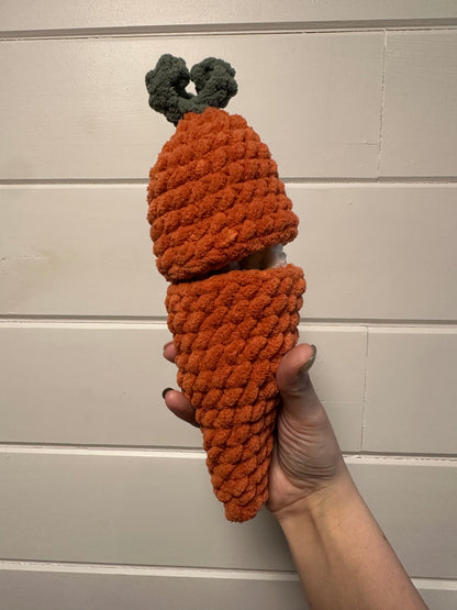 06 - Crochet Carrot Patch Hiding Bunny 