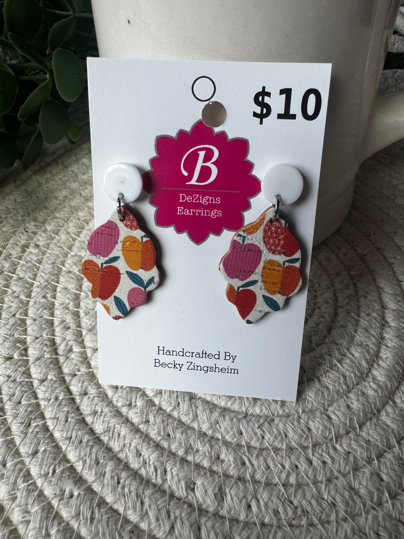 071 - Scalloped Apple Harvest & White Disc Cork Earrings