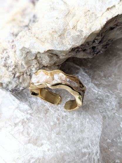 072 - June Birthstone Moonstone Ring - Gold Plated Mother of Pearl Statement Ring - Size 7