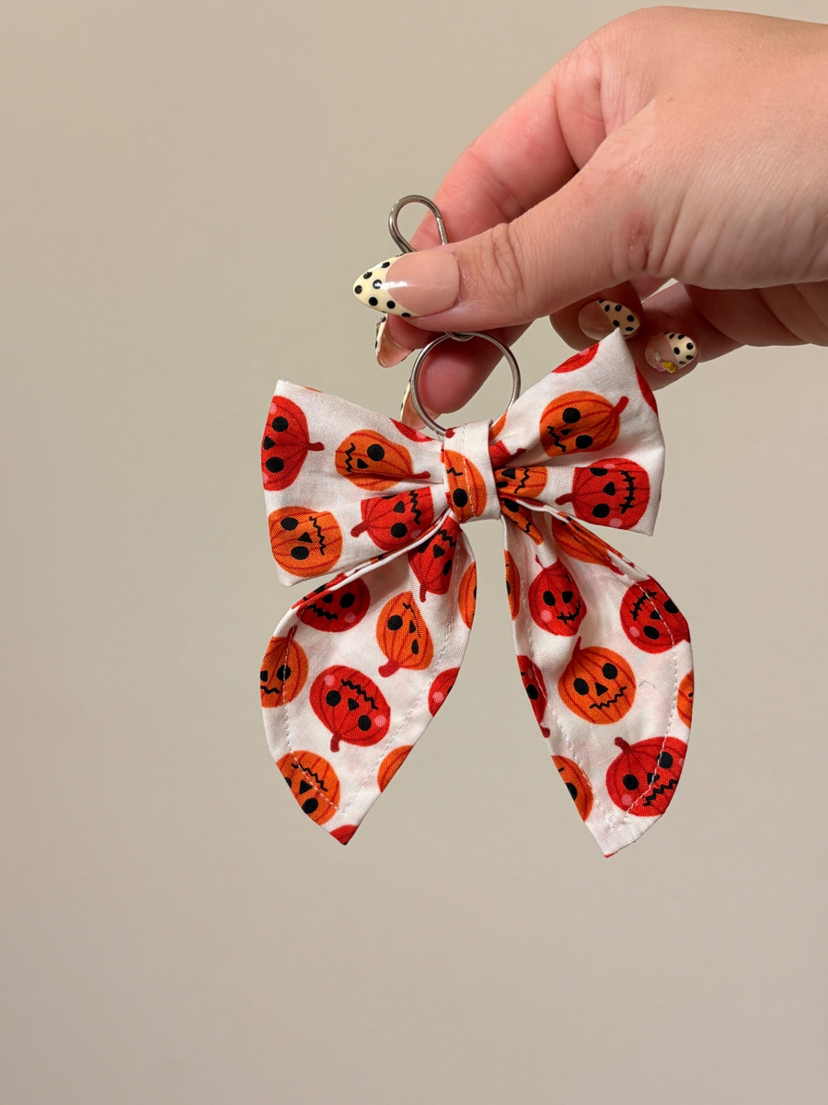 063 - Pumpkin Bow Keychain
