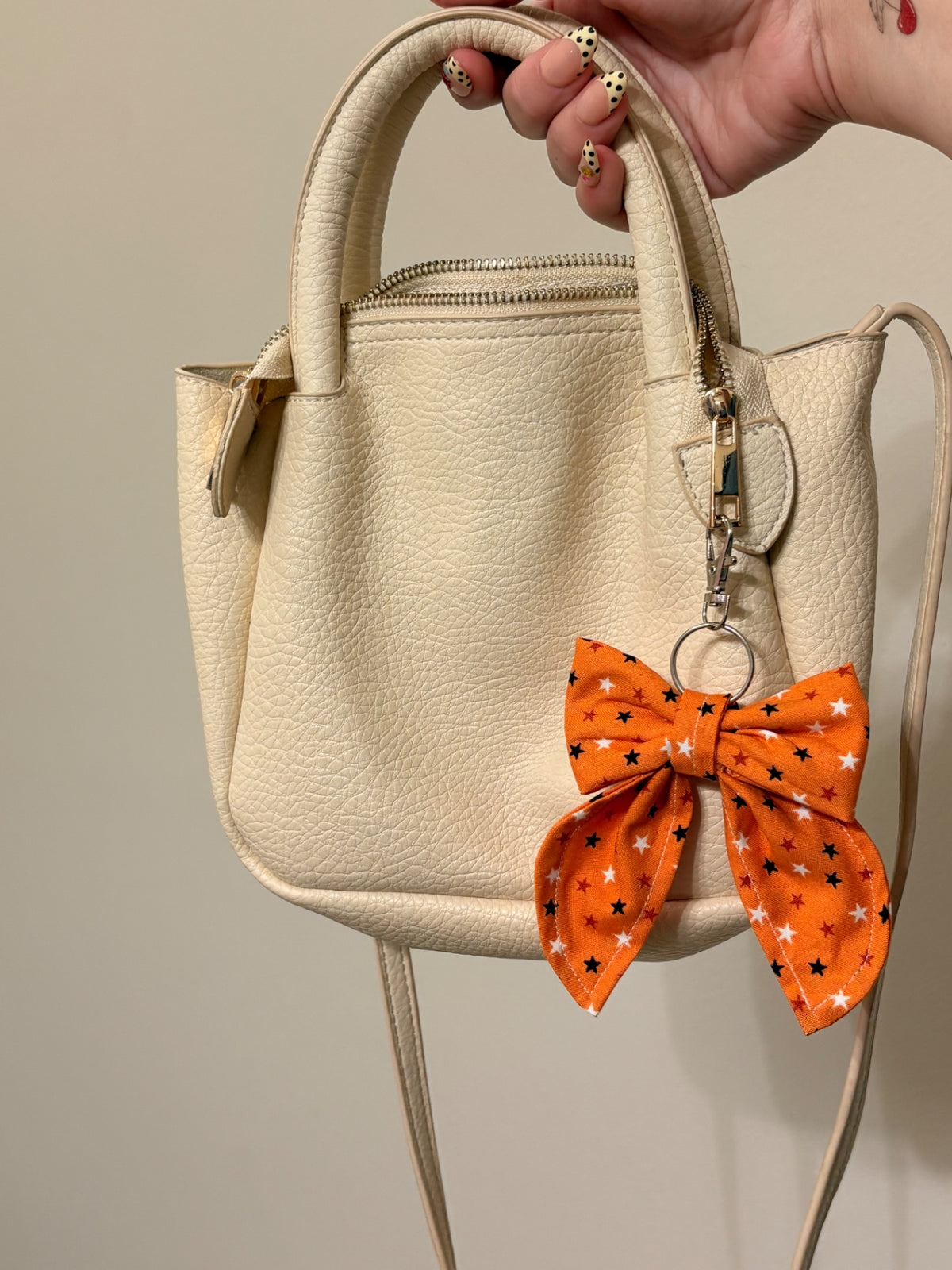 063 - Orange Stars Bow Keychain