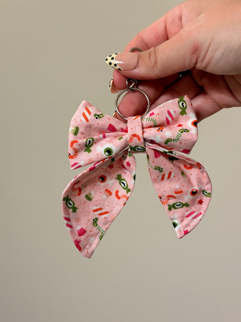 063 - Spooky Candy Bow Keychain