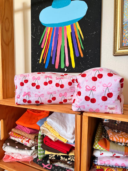 063 - Cherries Make Up Bag Set