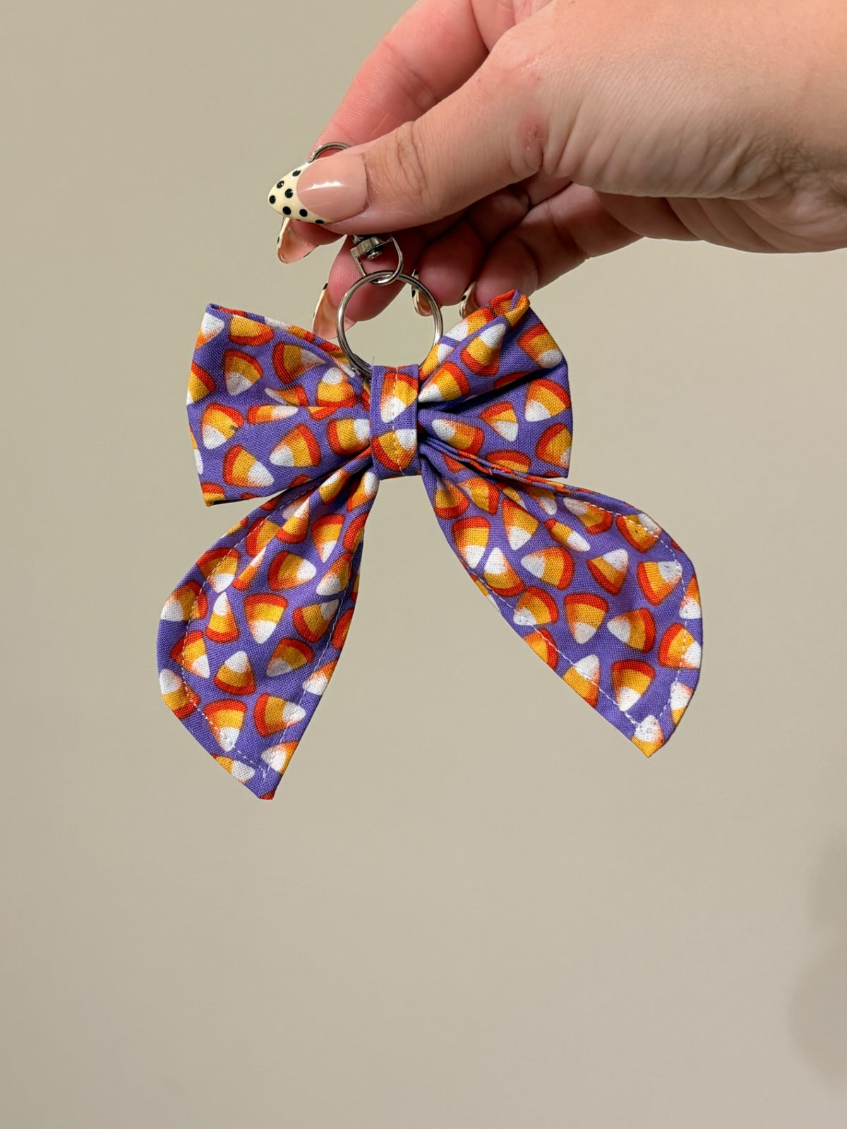 063 - Candy Corn Bow Keychain
