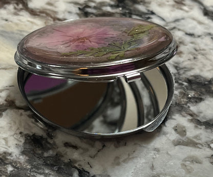 Pressed Flower Resin Compact Mirror – A Touch of Nature & Beauty