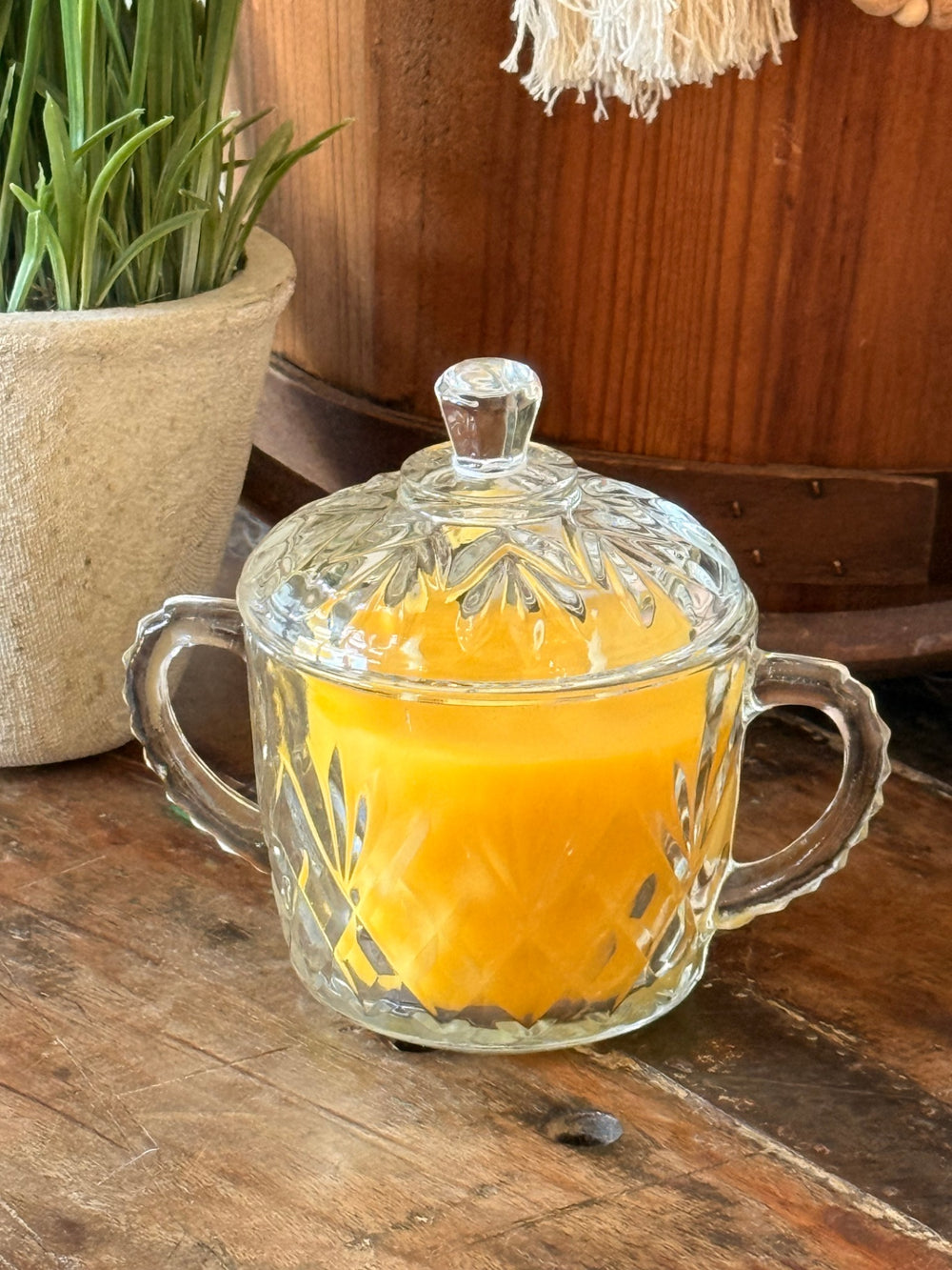 076 - Fragrance-Free Beeswax Candle Golden Keepsake