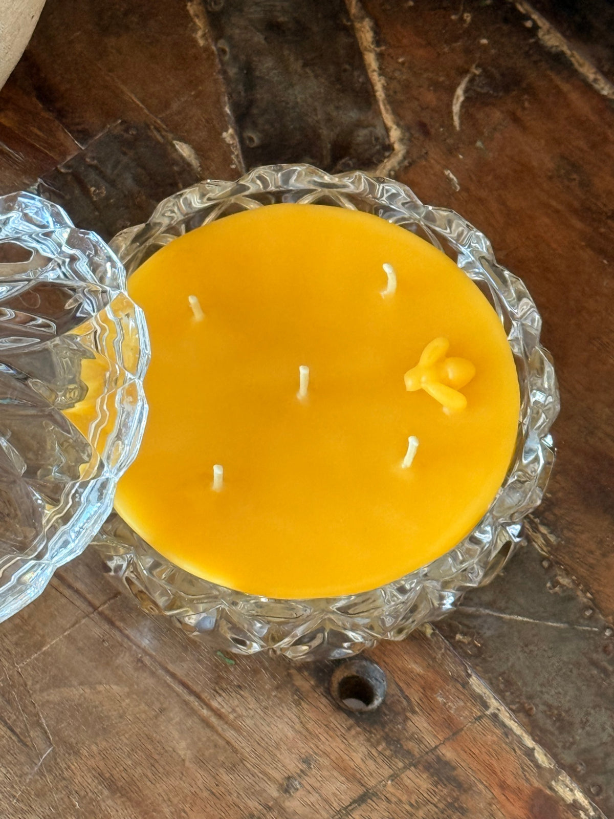 076 - Fragrance-Free Beeswax Candle Golden Crown
