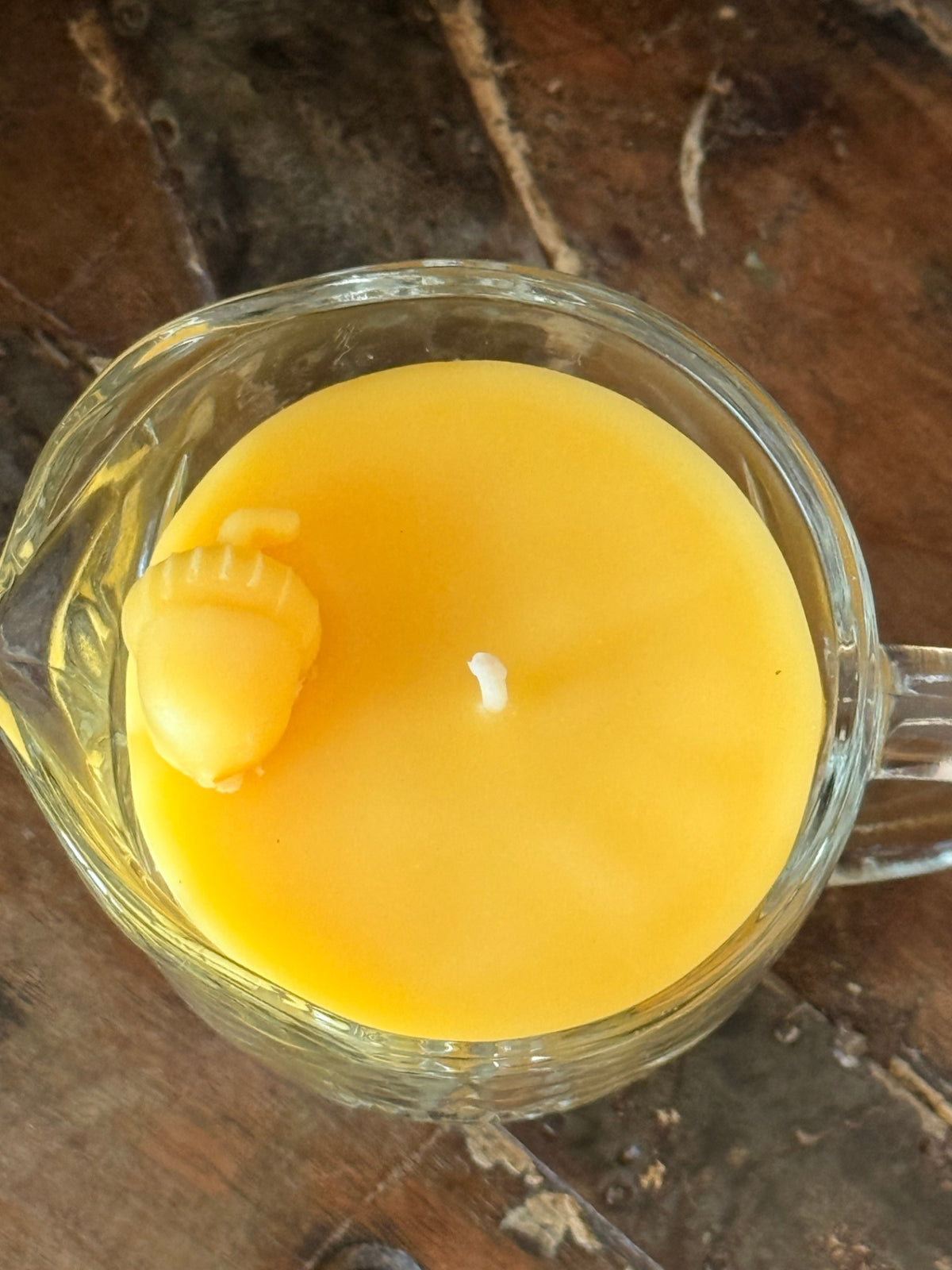 076 - Fragrance-Free Beeswax Candle Honey Pour