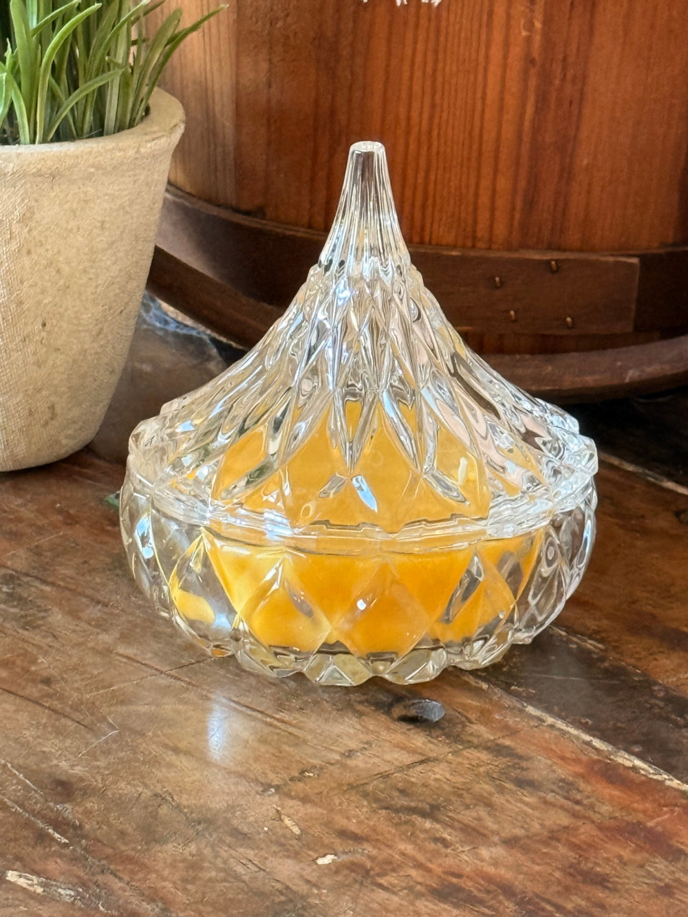 076 - Fragrance-Free Beeswax Candle Golden Crown